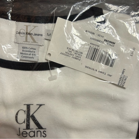 NWT - CALVIN KLEIN JEANS - JUNIORS -TANK TOP- Size MED - 100% COTTON - BRAND NEW - Picture 6 of 6
